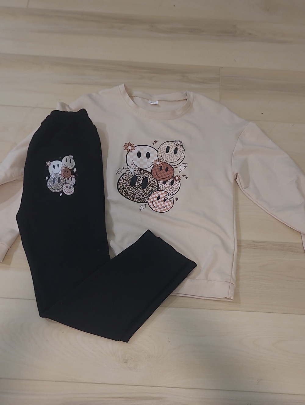Girls Long Sleeve Smiley Face Outfit